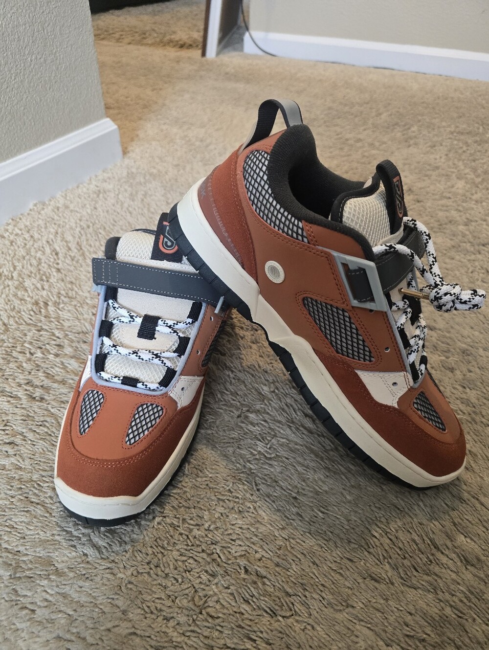 NWOT DC x Bronze 56K JS-1 - Bronze 10.5